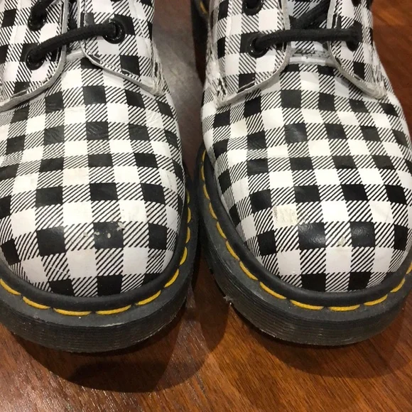 Checkered Black and White Women's Boots - Picture 5 of 5